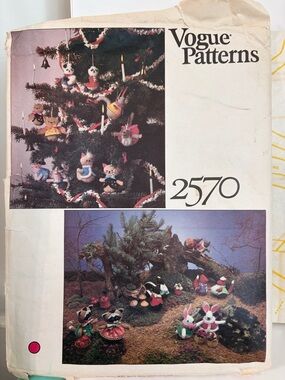 Vintage New Open Box Vogue Patterns Animal Christmas Ornaments 2570